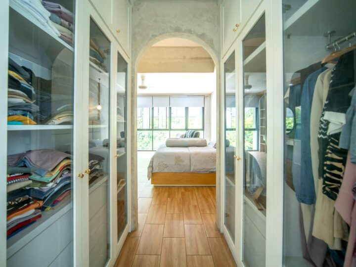 Walk in wardrobe at Gang Beji Villa, Dalung