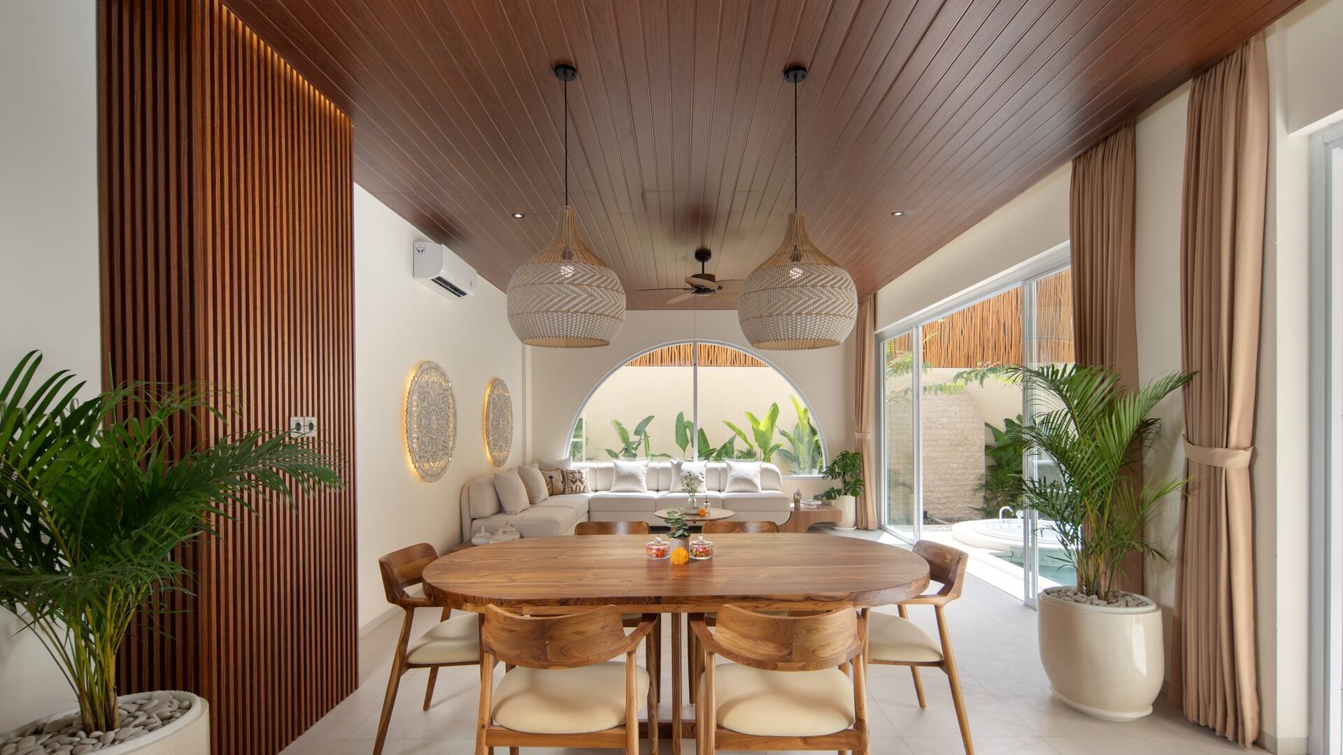 Living dining at Villa Amandine, Tumbak Bayuh