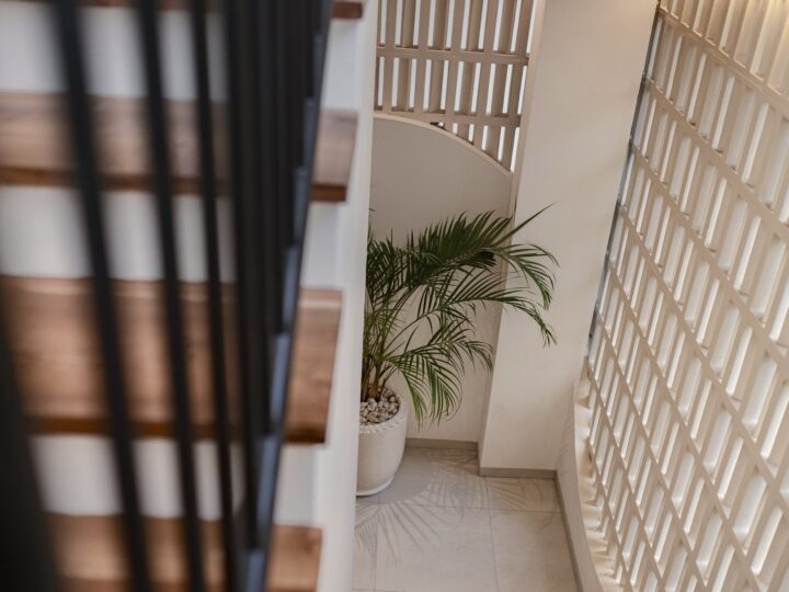 Upper landing at Villa Amandine, Tumbak Bayuh