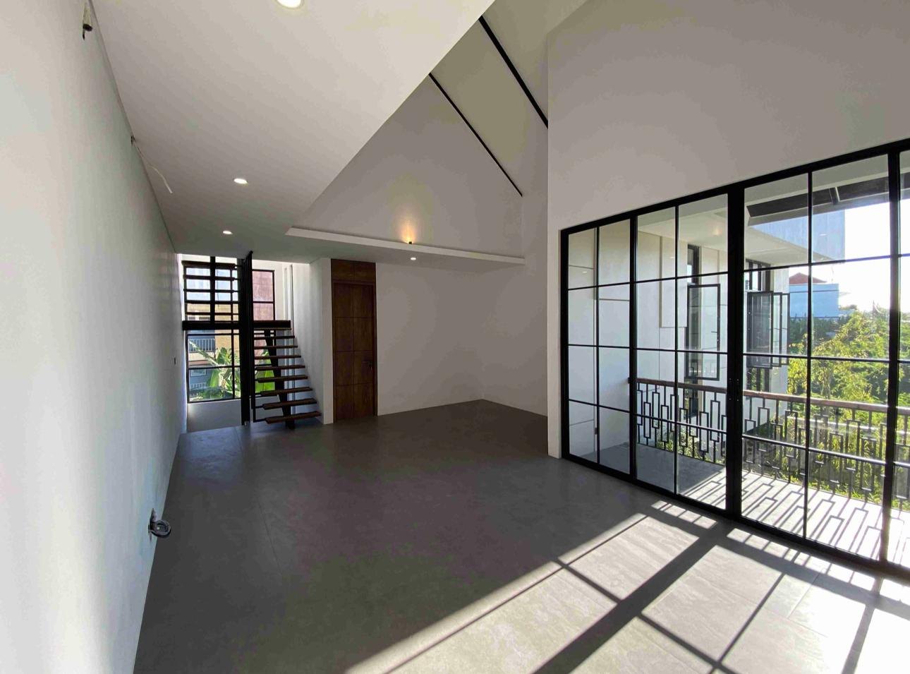 Ground floor room at We Villa Cemagi